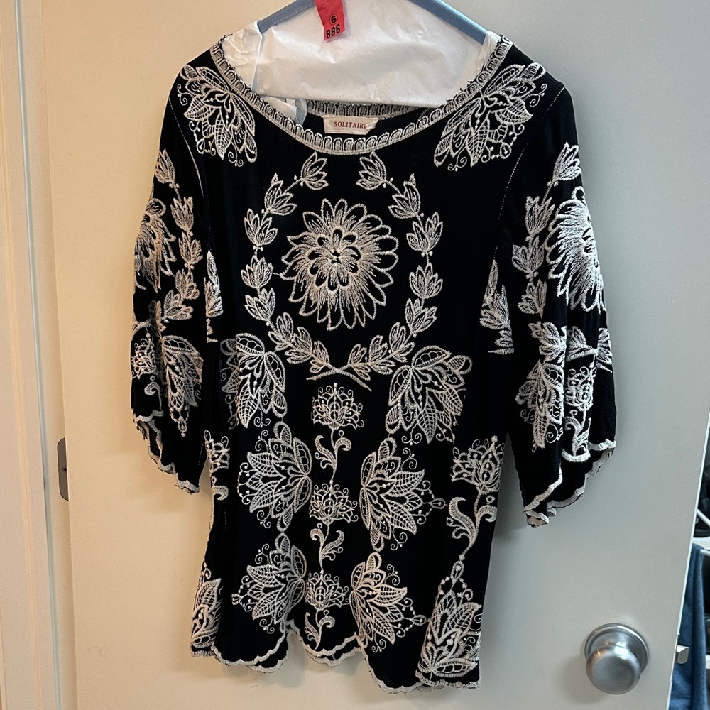 Solitaire Black Top with White Floral Embroidery
